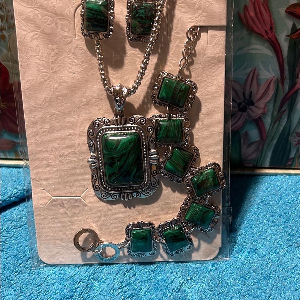 Elegant Green malachite and Silver Jewelry Set